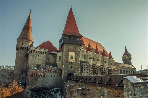 where is corvin castle country